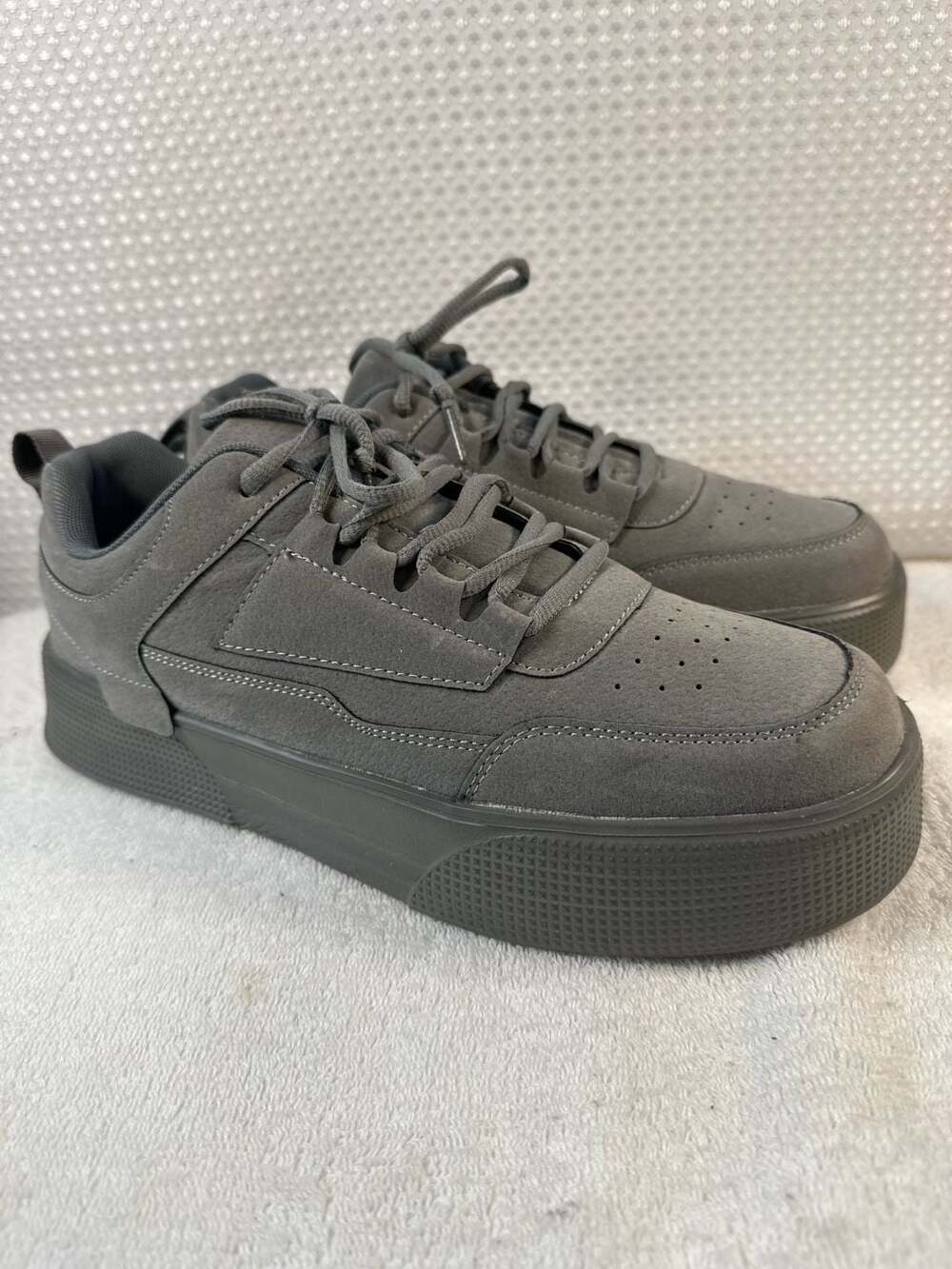 SHEIN Men's Gray Patchwork Detail Platform Skate Sneakers